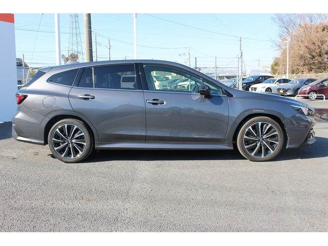 レヴォーグ ＳＴＩスポーツ　ＥＸ　禁煙車　サンルーフ　スマートリアビューミラー　本革シート　アイサイトＸ　純正１１．６インチナビ　フルセグ　フロントサイドバックカメラ　衝突軽減　クリアランスソアー　電動リアゲート　パワーシート　ＥＴＣ（10枚目）