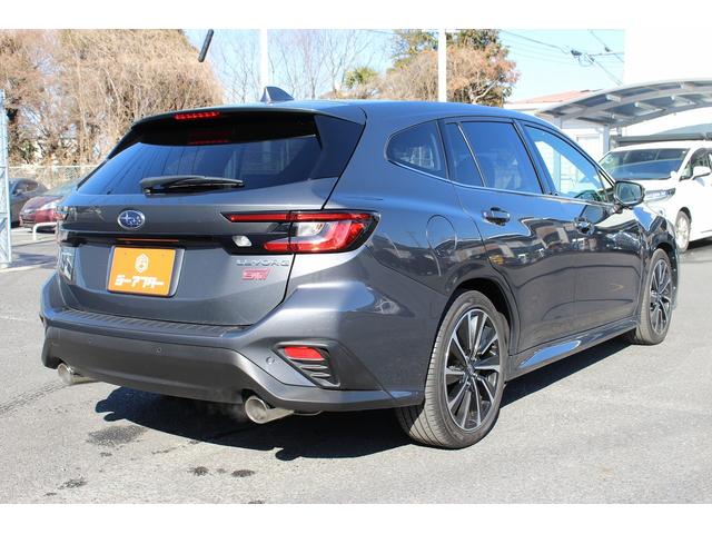 レヴォーグ ＳＴＩスポーツ　ＥＸ　禁煙車　サンルーフ　スマートリアビューミラー　本革シート　アイサイトＸ　純正１１．６インチナビ　フルセグ　フロントサイドバックカメラ　衝突軽減　クリアランスソアー　電動リアゲート　パワーシート　ＥＴＣ（11枚目）