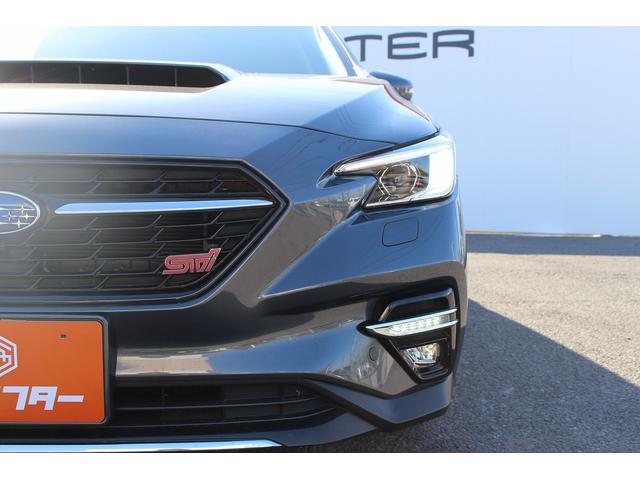 レヴォーグ ＳＴＩスポーツ　ＥＸ　禁煙車　サンルーフ　スマートリアビューミラー　本革シート　アイサイトＸ　純正１１．６インチナビ　フルセグ　フロントサイドバックカメラ　衝突軽減　クリアランスソアー　電動リアゲート　パワーシート　ＥＴＣ（16枚目）