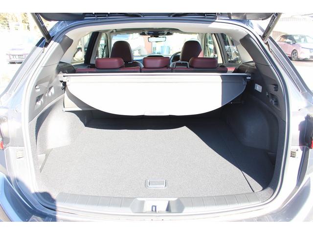 レヴォーグ ＳＴＩスポーツ　ＥＸ　禁煙車　サンルーフ　スマートリアビューミラー　本革シート　アイサイトＸ　純正１１．６インチナビ　フルセグ　フロントサイドバックカメラ　衝突軽減　クリアランスソアー　電動リアゲート　パワーシート　ＥＴＣ（34枚目）