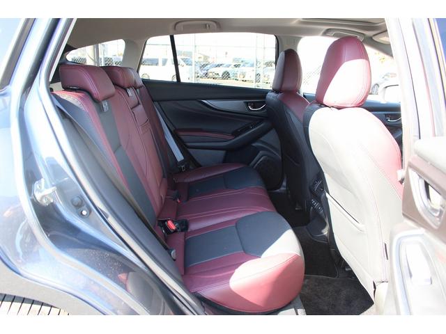 レヴォーグ ＳＴＩスポーツ　ＥＸ　禁煙車　サンルーフ　スマートリアビューミラー　本革シート　アイサイトＸ　純正１１．６インチナビ　フルセグ　フロントサイドバックカメラ　衝突軽減　クリアランスソアー　電動リアゲート　パワーシート　ＥＴＣ（41枚目）