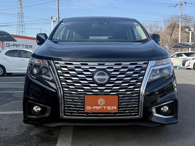 エルグランド ２５０ハイウェイスターＳ　純正ナビ　衝突軽減ブレーキ　両側電動スライドドア　バックカメラ　アダクティブクルーズコントロール　ハーフレザー　ＥＴＣ　ブラインドスポットモニター　クリアランスソナー　Ｂｌｕｅｔｏｏｔｈ　純正１８ＡＷ（8枚目）