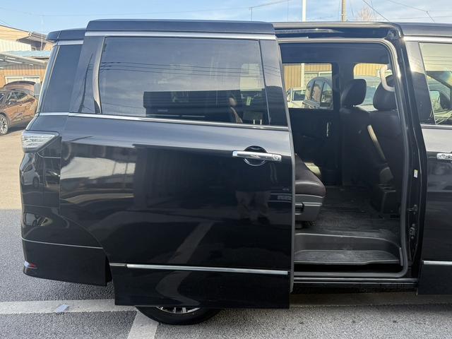 エルグランド ２５０ハイウェイスターＳ　純正ナビ　衝突軽減ブレーキ　両側電動スライドドア　バックカメラ　アダクティブクルーズコントロール　ハーフレザー　ＥＴＣ　ブラインドスポットモニター　クリアランスソナー　Ｂｌｕｅｔｏｏｔｈ　純正１８ＡＷ（30枚目）