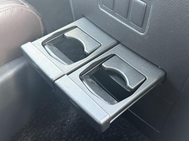 エルグランド ２５０ハイウェイスターＳ　純正ナビ　衝突軽減ブレーキ　両側電動スライドドア　バックカメラ　アダクティブクルーズコントロール　ハーフレザー　ＥＴＣ　ブラインドスポットモニター　クリアランスソナー　Ｂｌｕｅｔｏｏｔｈ　純正１８ＡＷ（61枚目）