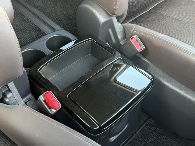 エルグランド ２５０ハイウェイスターＳ　純正ナビ　衝突軽減ブレーキ　両側電動スライドドア　バックカメラ　アダクティブクルーズコントロール　ハーフレザー　ＥＴＣ　ブラインドスポットモニター　クリアランスソナー　Ｂｌｕｅｔｏｏｔｈ　純正１８ＡＷ（63枚目）