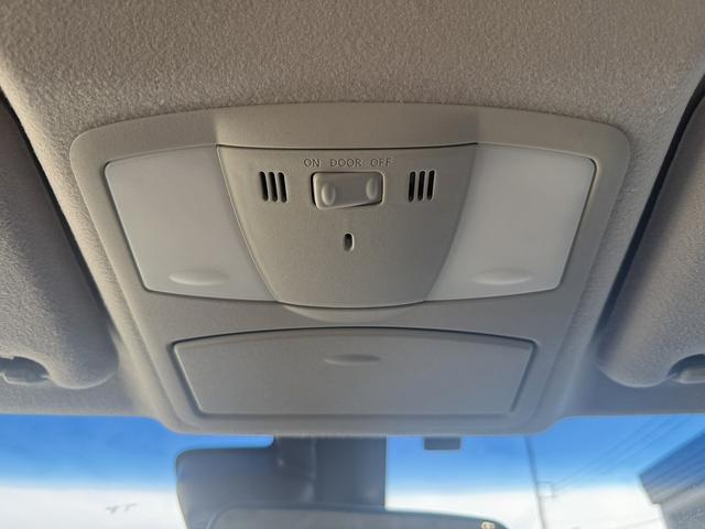 エルグランド ２５０ハイウェイスターＳ　純正ナビ　衝突軽減ブレーキ　両側電動スライドドア　バックカメラ　アダクティブクルーズコントロール　ハーフレザー　ＥＴＣ　ブラインドスポットモニター　クリアランスソナー　Ｂｌｕｅｔｏｏｔｈ　純正１８ＡＷ（66枚目）