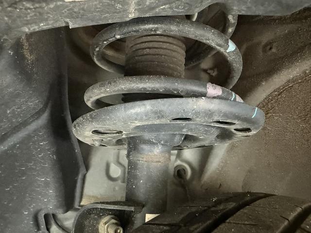 エルグランド ２５０ハイウェイスターＳ　純正ナビ　衝突軽減ブレーキ　両側電動スライドドア　バックカメラ　アダクティブクルーズコントロール　ハーフレザー　ＥＴＣ　ブラインドスポットモニター　クリアランスソナー　Ｂｌｕｅｔｏｏｔｈ　純正１８ＡＷ（70枚目）