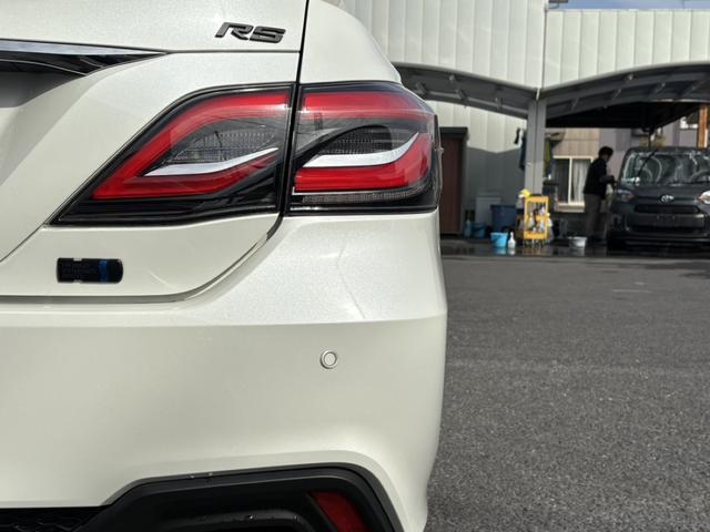 クラウンハイブリッド ＲＳアドバンス　サンルーフ　温冷機能付き黒革シート　禁煙車　デジタルインナーミラー　メーカーナビ　バックカメラ　フルセグＴＶ　レーダークルーズコントロール　ヘッドアップディスプレイ　ステアリングヒーター　ＥＴＣ（24枚目）