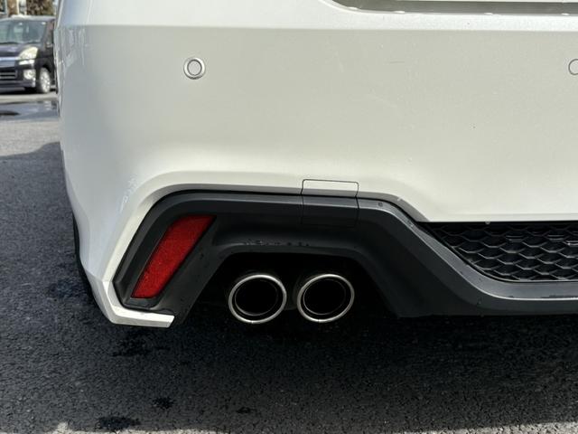 クラウンハイブリッド ＲＳアドバンス　サンルーフ　温冷機能付き黒革シート　禁煙車　デジタルインナーミラー　メーカーナビ　バックカメラ　フルセグＴＶ　レーダークルーズコントロール　ヘッドアップディスプレイ　ステアリングヒーター　ＥＴＣ（27枚目）