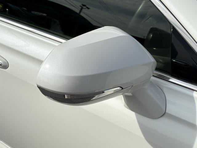 クラウンハイブリッド ＲＳアドバンス　サンルーフ　温冷機能付き黒革シート　禁煙車　デジタルインナーミラー　メーカーナビ　バックカメラ　フルセグＴＶ　レーダークルーズコントロール　ヘッドアップディスプレイ　ステアリングヒーター　ＥＴＣ（30枚目）