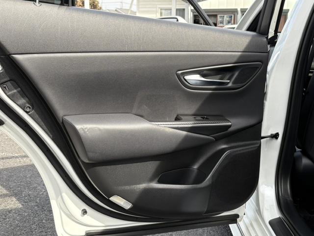 クラウンハイブリッド ＲＳアドバンス　サンルーフ　温冷機能付き黒革シート　禁煙車　デジタルインナーミラー　メーカーナビ　バックカメラ　フルセグＴＶ　レーダークルーズコントロール　ヘッドアップディスプレイ　ステアリングヒーター　ＥＴＣ（34枚目）