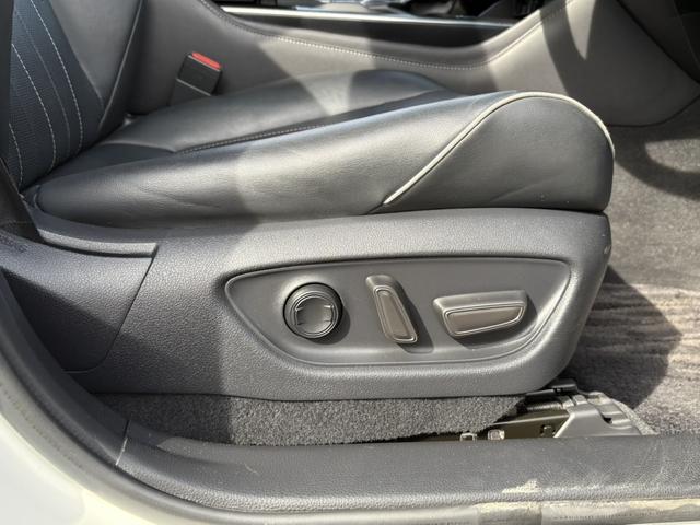 クラウンハイブリッド ＲＳアドバンス　サンルーフ　温冷機能付き黒革シート　禁煙車　デジタルインナーミラー　メーカーナビ　バックカメラ　フルセグＴＶ　レーダークルーズコントロール　ヘッドアップディスプレイ　ステアリングヒーター　ＥＴＣ（37枚目）