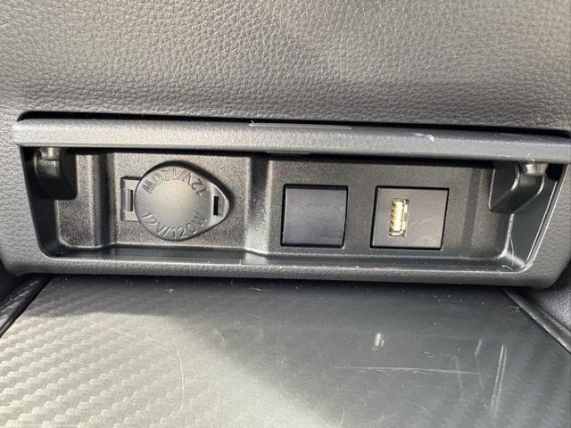 クラウンハイブリッド ＲＳアドバンス　サンルーフ　温冷機能付き黒革シート　禁煙車　デジタルインナーミラー　メーカーナビ　バックカメラ　フルセグＴＶ　レーダークルーズコントロール　ヘッドアップディスプレイ　ステアリングヒーター　ＥＴＣ（53枚目）