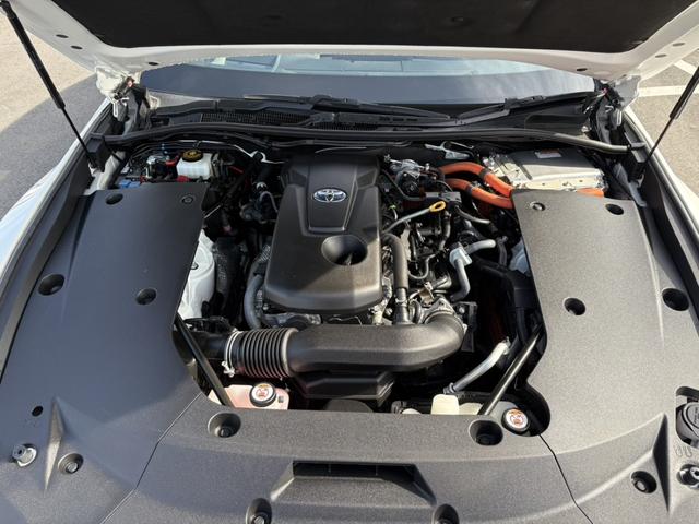 クラウンハイブリッド ＲＳアドバンス　サンルーフ　温冷機能付き黒革シート　禁煙車　デジタルインナーミラー　メーカーナビ　バックカメラ　フルセグＴＶ　レーダークルーズコントロール　ヘッドアップディスプレイ　ステアリングヒーター　ＥＴＣ（66枚目）