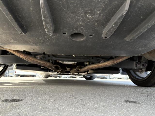 クラウンハイブリッド ＲＳアドバンス　サンルーフ　温冷機能付き黒革シート　禁煙車　デジタルインナーミラー　メーカーナビ　バックカメラ　フルセグＴＶ　レーダークルーズコントロール　ヘッドアップディスプレイ　ステアリングヒーター　ＥＴＣ（67枚目）