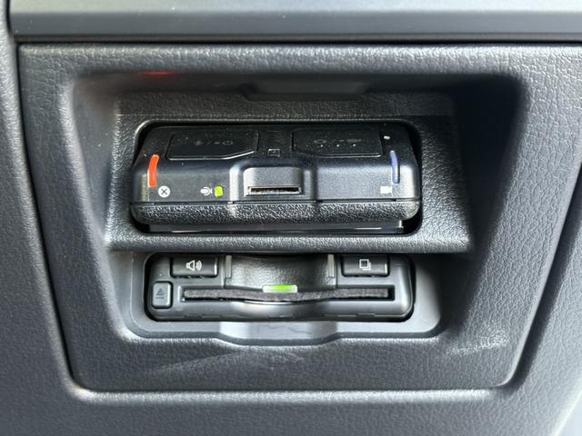 ＭＡＺＤＡ３セダン ＸＤ　Ｌパッケージ　禁煙車　全周囲カメラ　温熱機能付き黒革シート　メーカー８．８インチナビ　フルセグＴＶ　レーダークルーズコントロール　ブラインドスポットモニター　ヘッドアップディスプレイ　ステアリングヒーター　ＥＴＣ（4枚目）