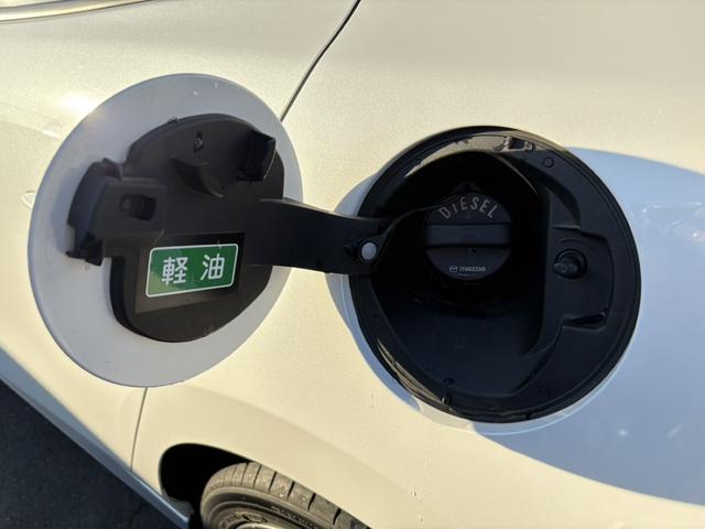ＭＡＺＤＡ３セダン ＸＤ　Ｌパッケージ　禁煙車　全周囲カメラ　温熱機能付き黒革シート　メーカー８．８インチナビ　フルセグＴＶ　レーダークルーズコントロール　ブラインドスポットモニター　ヘッドアップディスプレイ　ステアリングヒーター　ＥＴＣ（63枚目）