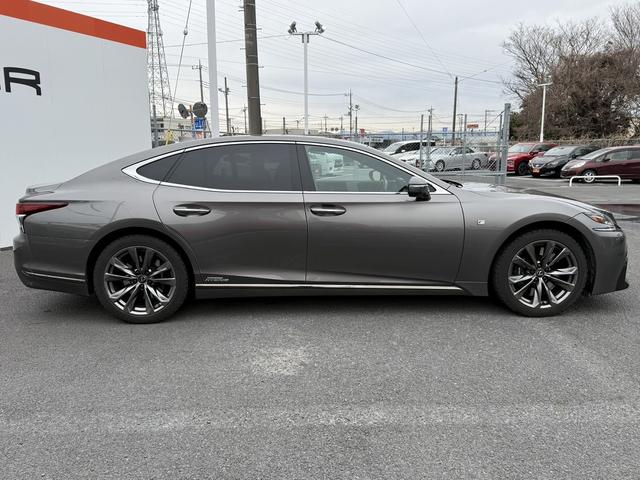 ＬＳ ＬＳ５００ｈ　Ｆスポーツ　禁煙車　サンルーフ　純正１２．３インチワイドディスプレイ　ハーフレザー　フルセグ　３６０°カメラ　プリクラッシュセーフティ　アダクティブクルーズコントロール　シートヒーター　シートエアコン　ＥＴＣ（9枚目）