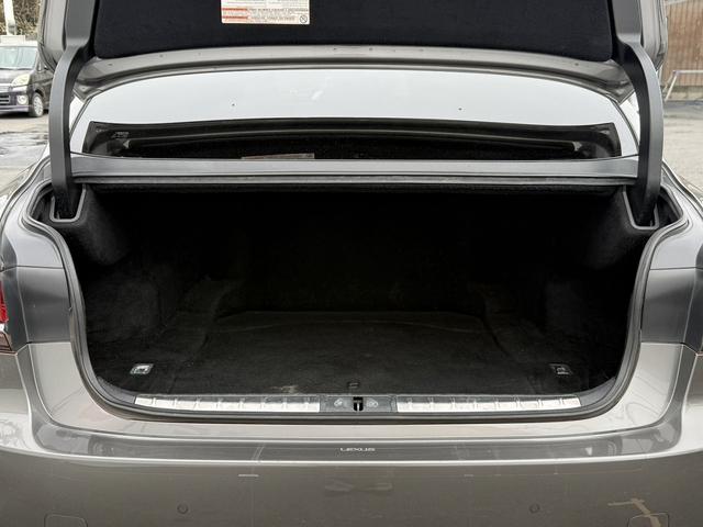 ＬＳ ＬＳ５００ｈ　Ｆスポーツ　禁煙車　サンルーフ　純正１２．３インチワイドディスプレイ　ハーフレザー　フルセグ　３６０°カメラ　プリクラッシュセーフティ　アダクティブクルーズコントロール　シートヒーター　シートエアコン　ＥＴＣ（17枚目）