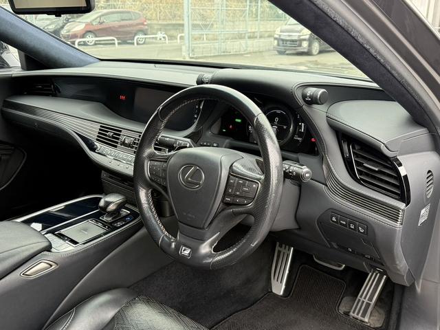 ＬＳ ＬＳ５００ｈ　Ｆスポーツ　禁煙車　サンルーフ　純正１２．３インチワイドディスプレイ　ハーフレザー　フルセグ　３６０°カメラ　プリクラッシュセーフティ　アダクティブクルーズコントロール　シートヒーター　シートエアコン　ＥＴＣ（42枚目）