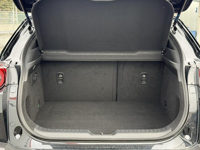 ＭＸ－３０ロータリーＥＶ モダンコンフィデンス　禁煙車　ＢＯＳＥサウンド　純正８．８インチワイドディスプレイ　フルセグ　３６０°カメラ　スマートブレーキサポート　アダクティブクルーズコントロール　シートヒーター　ブラインドスポットモニター　ＥＴＣ（17枚目）