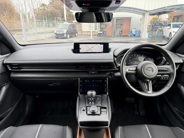ＭＸ－３０ロータリーＥＶ モダンコンフィデンス　禁煙車　ＢＯＳＥサウンド　純正８．８インチワイドディスプレイ　フルセグ　３６０°カメラ　スマートブレーキサポート　アダクティブクルーズコントロール　シートヒーター　ブラインドスポットモニター　ＥＴＣ（18枚目）