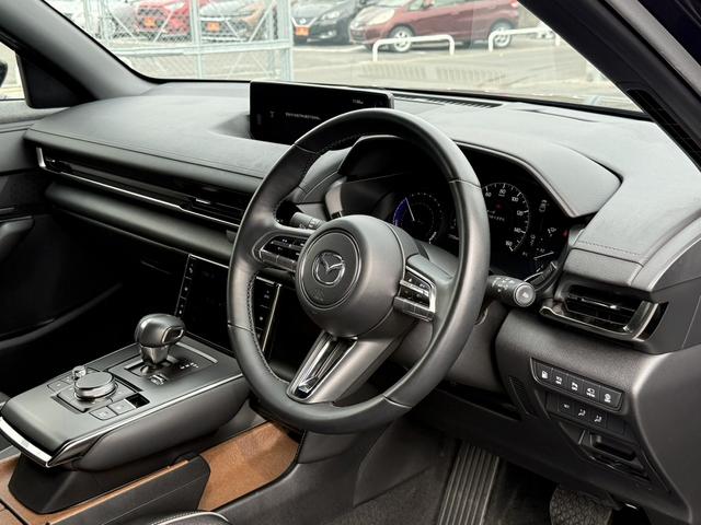 ＭＸ－３０ロータリーＥＶ モダンコンフィデンス　禁煙車　ＢＯＳＥサウンド　純正８．８インチワイドディスプレイ　フルセグ　３６０°カメラ　スマートブレーキサポート　アダクティブクルーズコントロール　シートヒーター　ブラインドスポットモニター　ＥＴＣ（43枚目）