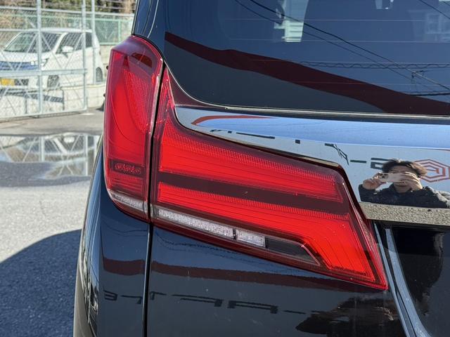 アルファード ２．５Ｓ　タイプゴールド　禁煙車　純正９インチナビ　純正１２．１インチフリップダウンモニター　フルセグ　バックカメラ　プリクラッシュセーフティ　アダクティブクルーズコントロール　両側電動スライドドア　ＥＴＣ２．０（21枚目）