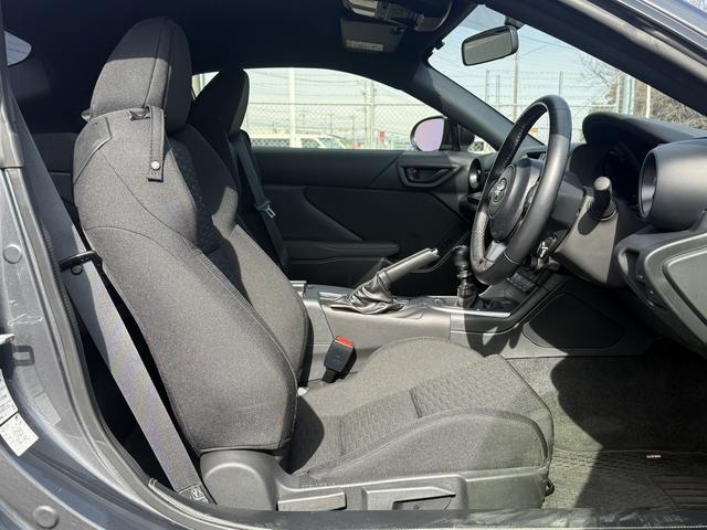 ＧＲ８６ ＳＺ　禁煙車　６ＭＴ　純正９インチナビ　バックカメラ　フルセグ　オートクルーズコントロール　純正１７インチアルミホイール　ＥＴＣ２．０　Ｂｌｕｅｔｏｏｔｈ接続　ＬＥＤヘッドライト　オートヘッドライト（38枚目）