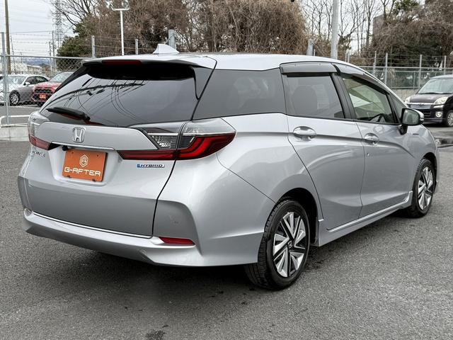 シャトル ハイブリッド　ホンダセンシング　禁煙車　アダクティブクルーズコントロール　衝突軽減ブレーキ　レーンアシスト　ＵＳＢ端子　クリアランスソナー　ビルトインＥＴＣ　ＬＥＤヘッドライト　スマートキー　キーレスエントリー（11枚目）