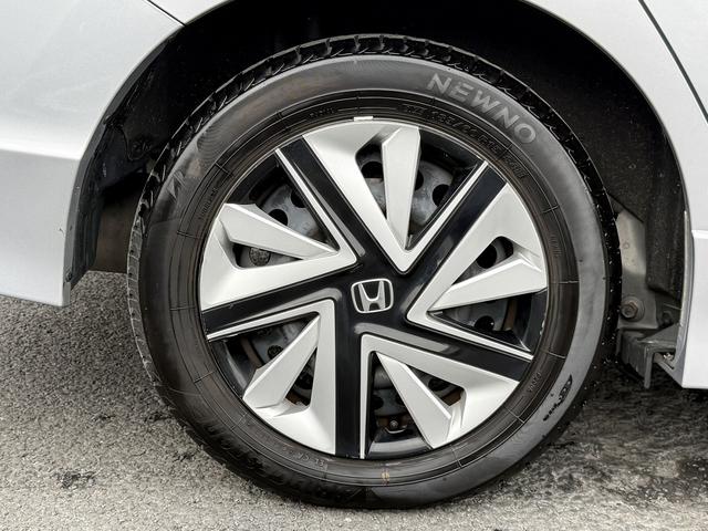 シャトル ハイブリッド　ホンダセンシング　禁煙車　アダクティブクルーズコントロール　衝突軽減ブレーキ　レーンアシスト　ＵＳＢ端子　クリアランスソナー　ビルトインＥＴＣ　ＬＥＤヘッドライト　スマートキー　キーレスエントリー（25枚目）