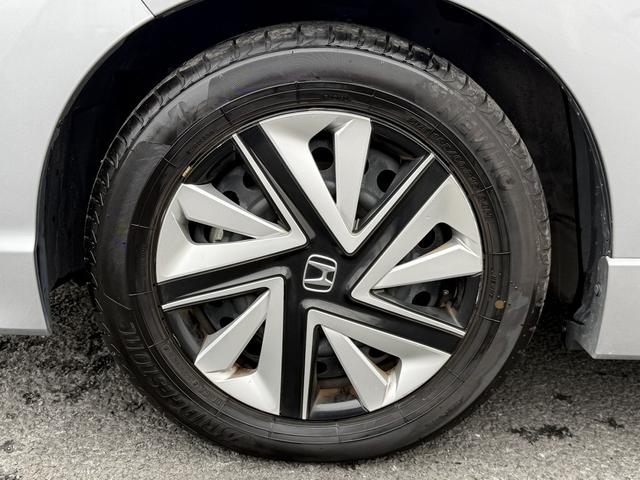 シャトル ハイブリッド　ホンダセンシング　禁煙車　アダクティブクルーズコントロール　衝突軽減ブレーキ　レーンアシスト　ＵＳＢ端子　クリアランスソナー　ビルトインＥＴＣ　ＬＥＤヘッドライト　スマートキー　キーレスエントリー（27枚目）
