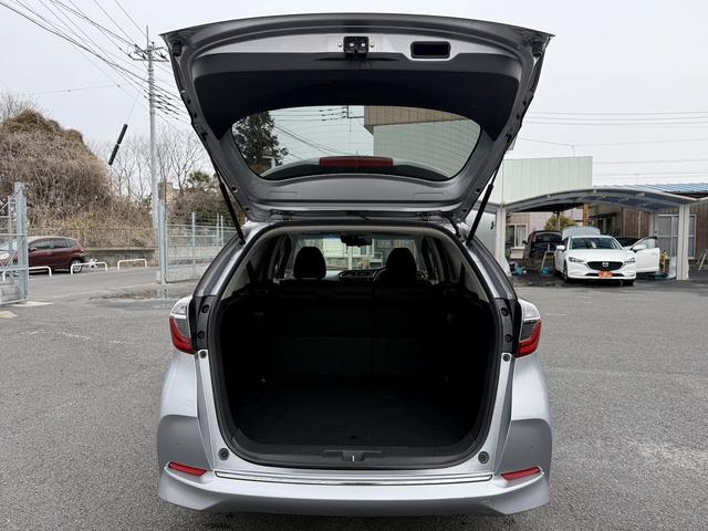 シャトル ハイブリッド　ホンダセンシング　禁煙車　アダクティブクルーズコントロール　衝突軽減ブレーキ　レーンアシスト　ＵＳＢ端子　クリアランスソナー　ビルトインＥＴＣ　ＬＥＤヘッドライト　スマートキー　キーレスエントリー（33枚目）