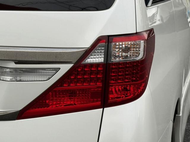 アルファード ２４０Ｓ　タイプゴールド　禁煙車　純正ナビ　バックカメラ　フルセグ　両側電動スライドドア　後席モニター　オートクルーズコントロール　ハーフレザー　純正１８インチアルミホイール　ビルトインＥＴＣ　パークアシスト　ＬＥＤ（12枚目）