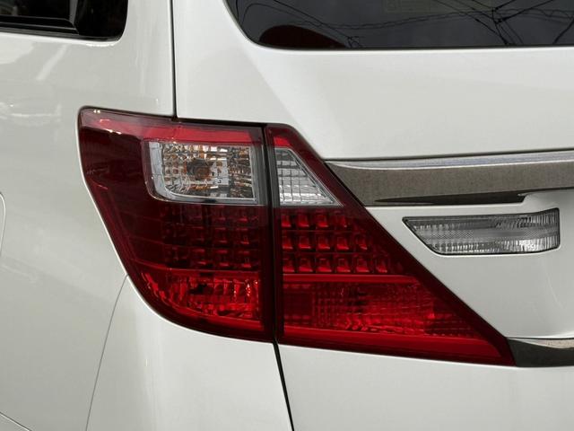 アルファード ２４０Ｓ　タイプゴールド　禁煙車　純正ナビ　バックカメラ　フルセグ　両側電動スライドドア　後席モニター　オートクルーズコントロール　ハーフレザー　純正１８インチアルミホイール　ビルトインＥＴＣ　パークアシスト　ＬＥＤ（28枚目）