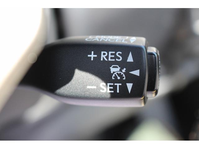 ＲＣ ＲＣ３００ｈ　バージョンＬ　ワンオーナー　禁煙車　クリアランスソアー　オートマチックハイビーム　レーダークルーズ　純正８インチナビ　本革シート　ベンチレーション　シートヒーター　ビルトインＥＴＣ　フルセグ　バックモニター　ＬＥＤ（6枚目）
