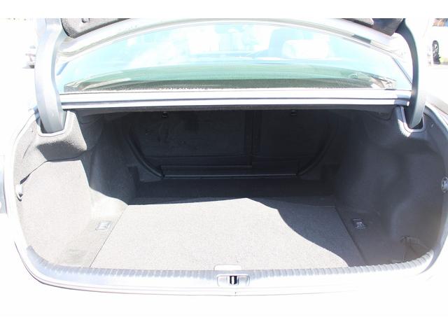 ＲＣ ＲＣ３００ｈ　バージョンＬ　ワンオーナー　禁煙車　クリアランスソアー　オートマチックハイビーム　レーダークルーズ　純正８インチナビ　本革シート　ベンチレーション　シートヒーター　ビルトインＥＴＣ　フルセグ　バックモニター　ＬＥＤ（19枚目）