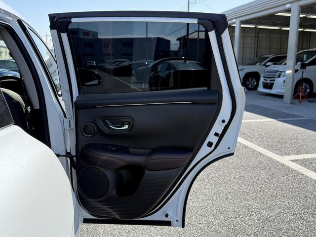 ＺＲ－Ｖ ｅ：ＨＥＶ　Ｚ　禁煙車　ホンダコネクト９型ディスプレイ　ＢＯＳＥプレミアムサウンド　マルチビューカメラシステム　本革シート　シートヒーター　ドライビングポジションシステム　パワーシート　ハンズフリーパワーバックドア（38枚目）