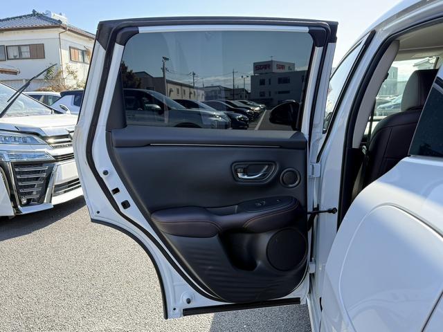ＺＲ－Ｖ ｅ：ＨＥＶ　Ｚ　禁煙車　ホンダコネクト９型ディスプレイ　ＢＯＳＥプレミアムサウンド　マルチビューカメラシステム　本革シート　シートヒーター　ドライビングポジションシステム　パワーシート　ハンズフリーパワーバックドア（42枚目）