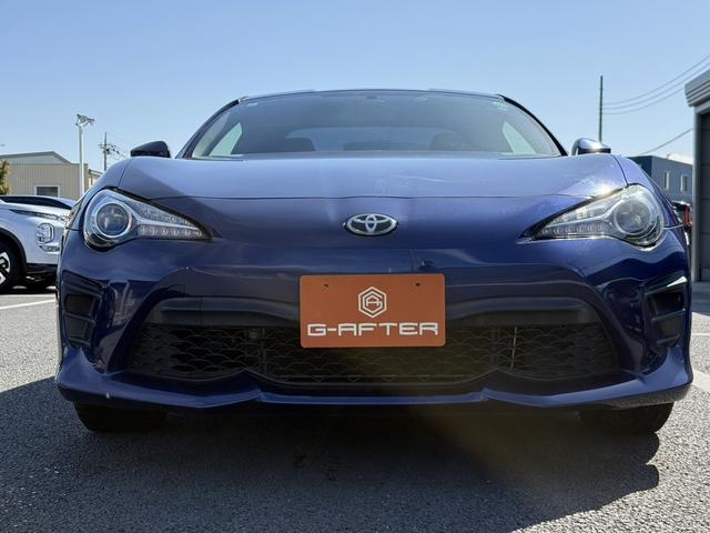 ８６ ＧＴリミテッド　禁煙車　６速ＭＴ　純正ナビ　クルーズコントロール　ハーフレザーシート　シートヒーター　バックカメラ　ＨＫＳマフラー　社外エアクリーナー　アイドリングストップ　ＥＴＣ　フルセグ　ステアリングリモコン（8枚目）