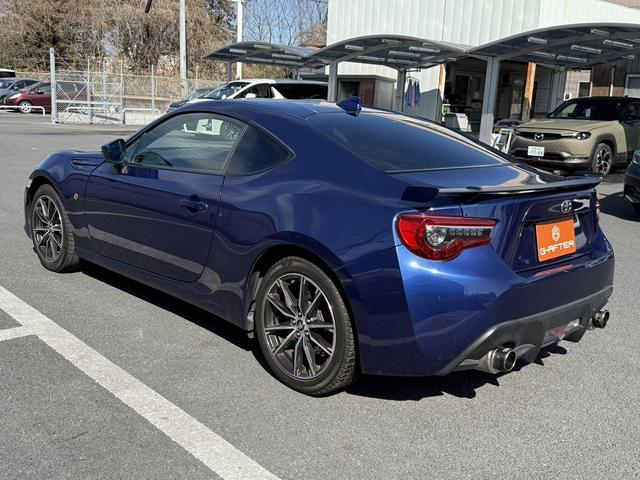 ８６ ＧＴリミテッド　禁煙車　６速ＭＴ　純正ナビ　クルーズコントロール　ハーフレザーシート　シートヒーター　バックカメラ　ＨＫＳマフラー　社外エアクリーナー　アイドリングストップ　ＥＴＣ　フルセグ　ステアリングリモコン（23枚目）