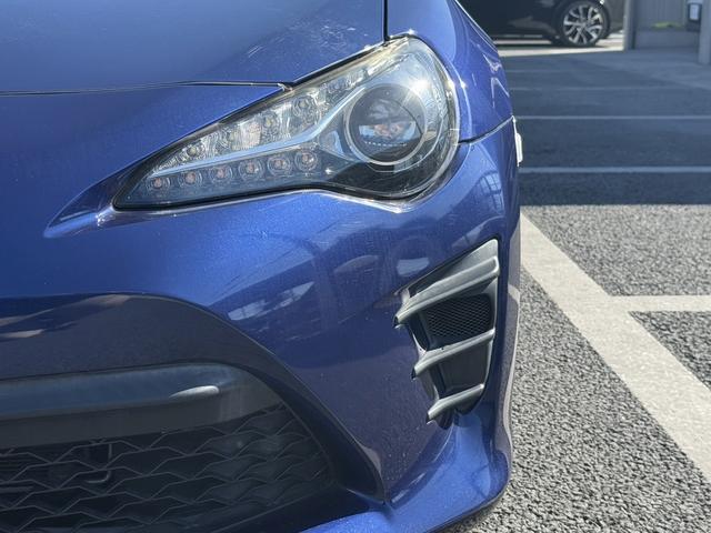 ８６ ＧＴリミテッド　禁煙車　６速ＭＴ　純正ナビ　クルーズコントロール　ハーフレザーシート　シートヒーター　バックカメラ　ＨＫＳマフラー　社外エアクリーナー　アイドリングストップ　ＥＴＣ　フルセグ　ステアリングリモコン（26枚目）