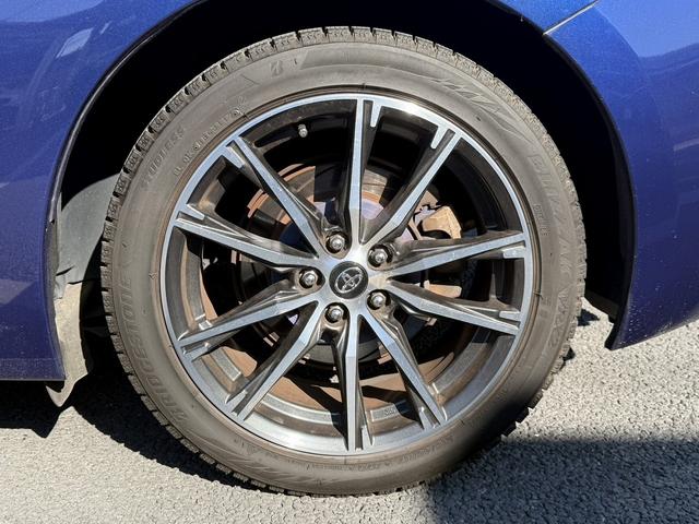 ８６ ＧＴリミテッド　禁煙車　６速ＭＴ　純正ナビ　クルーズコントロール　ハーフレザーシート　シートヒーター　バックカメラ　ＨＫＳマフラー　社外エアクリーナー　アイドリングストップ　ＥＴＣ　フルセグ　ステアリングリモコン（32枚目）