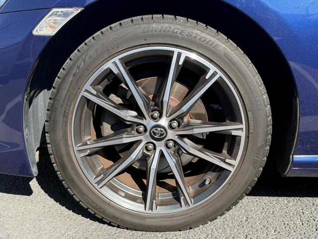８６ ＧＴリミテッド　禁煙車　６速ＭＴ　純正ナビ　クルーズコントロール　ハーフレザーシート　シートヒーター　バックカメラ　ＨＫＳマフラー　社外エアクリーナー　アイドリングストップ　ＥＴＣ　フルセグ　ステアリングリモコン（33枚目）