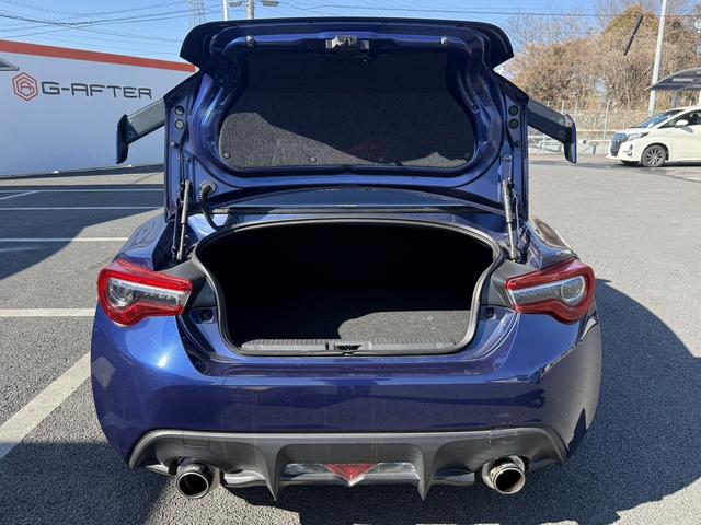 ８６ ＧＴリミテッド　禁煙車　６速ＭＴ　純正ナビ　クルーズコントロール　ハーフレザーシート　シートヒーター　バックカメラ　ＨＫＳマフラー　社外エアクリーナー　アイドリングストップ　ＥＴＣ　フルセグ　ステアリングリモコン（38枚目）