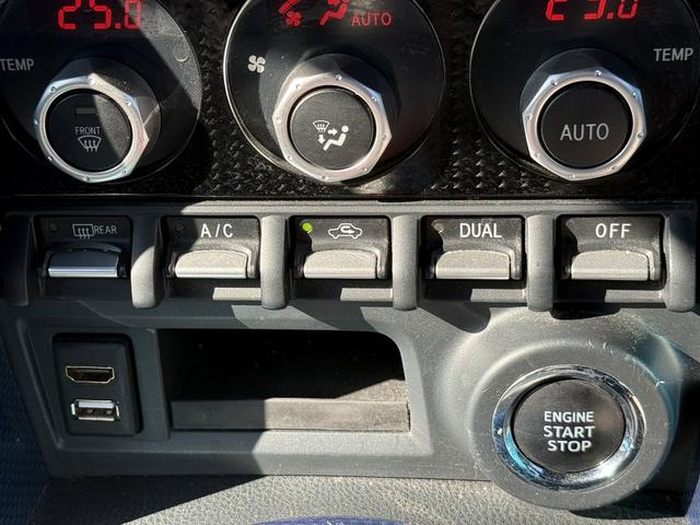 ８６ ＧＴリミテッド　禁煙車　６速ＭＴ　純正ナビ　クルーズコントロール　ハーフレザーシート　シートヒーター　バックカメラ　ＨＫＳマフラー　社外エアクリーナー　アイドリングストップ　ＥＴＣ　フルセグ　ステアリングリモコン（53枚目）