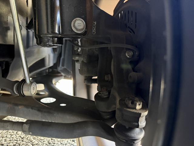 ８６ ＧＴリミテッド　禁煙車　６速ＭＴ　純正ナビ　クルーズコントロール　ハーフレザーシート　シートヒーター　バックカメラ　ＨＫＳマフラー　社外エアクリーナー　アイドリングストップ　ＥＴＣ　フルセグ　ステアリングリモコン（69枚目）