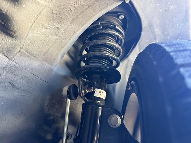 ８６ ＧＴリミテッド　禁煙車　６速ＭＴ　純正ナビ　クルーズコントロール　ハーフレザーシート　シートヒーター　バックカメラ　ＨＫＳマフラー　社外エアクリーナー　アイドリングストップ　ＥＴＣ　フルセグ　ステアリングリモコン（70枚目）