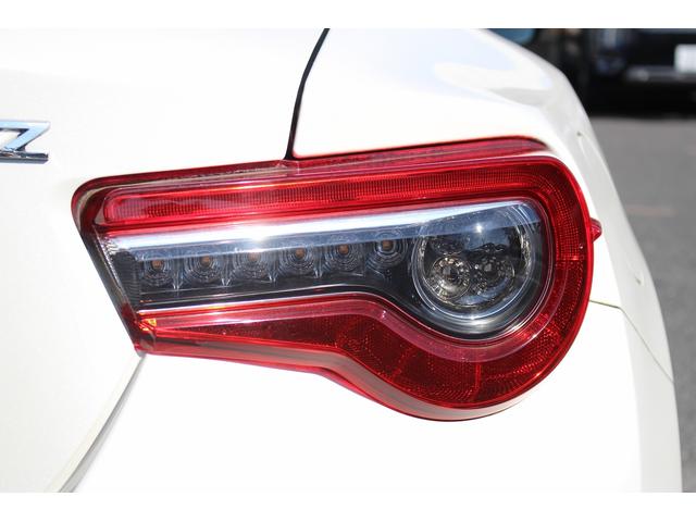 BRZ S 禁煙車 6速MT 純正ナビ フルセグ Bカメラ 衝突軽減 クルーズコントロール 左右独立型エアコン パークアシスト 電動格納ミラー Bluetooth接続 衝突安全ボディー アルミペダル 純正17AW(19枚目)