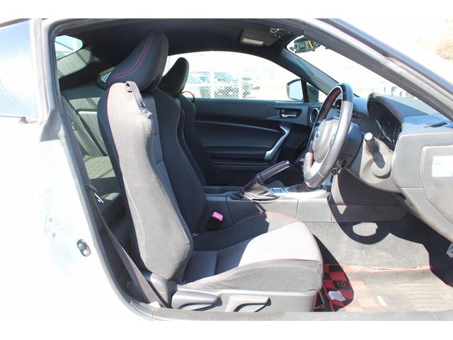 BRZ S 禁煙車 6速MT 純正ナビ フルセグ Bカメラ 衝突軽減 クルーズコントロール 左右独立型エアコン パークアシスト 電動格納ミラー Bluetooth接続 衝突安全ボディー アルミペダル 純正17AW(33枚目)